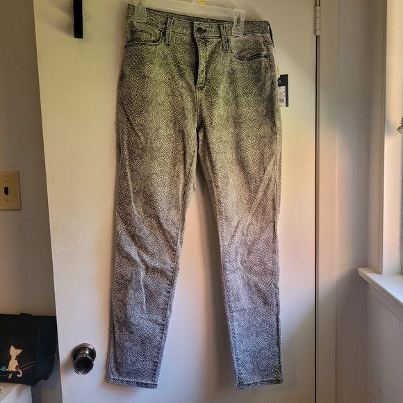 Universal Thread Ladies Size 10 Gray Snake Skin High-Rise Stretch Skinny Jeans - Picture 6 of 14